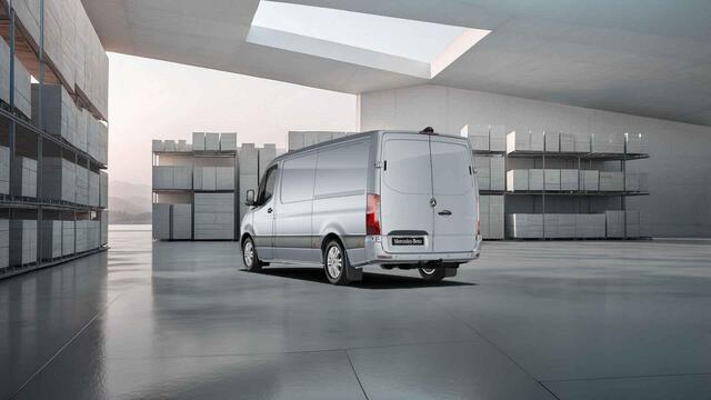 Mercedes-Benz SPRINTER 319 CDI L2 H1 | Select | Distronic | 3500 KG Trekhaak | 17" Lichtmetalen Wielen | Navigatie | Parkeercamera | LED Koplampen | Certified