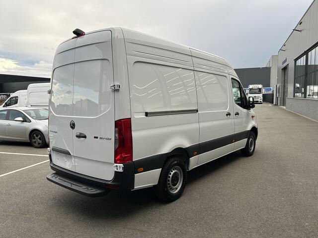 Mercedes-Benz SPRINTER 317 CDI L2 H2 Pro Facelift / MBUX / Navigatie / Camera / Cruise control / Airco / 270 Graden achterdeuren