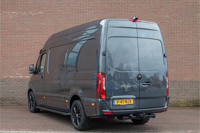 Mercedes-Benz SPRINTER 319 1.9 CDI 191PK L2H2 Black Pack **NIEUW, BPM VOORDEEL**, Leder, Adaptive Cruise, Carplay, Stoelverwarming, Trekhaak.