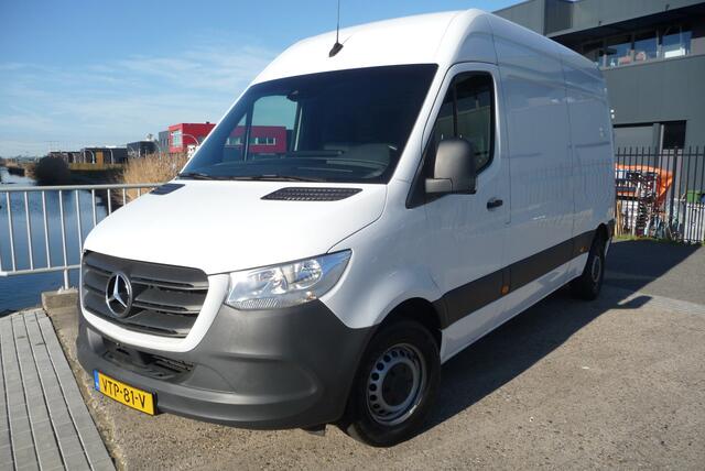 Mercedes-Benz SPRINTER 215 1.9 CDI L2H2 FWD Automaat trekhaak, camera