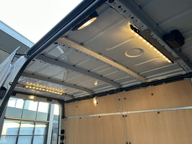 Mercedes-Benz SPRINTER 317 CDI L2 H2 Pro LED / MBUX / Navigatie / Camera / Parkeersensoren / Cruise control / 270 Graden achterdeuren