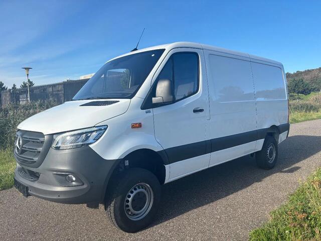 Mercedes-Benz SPRINTER 319CDI L2H1 4X4 Automaat Airco Camera Trekhaak Apple CarPlay NIEUW BPM VRIJ