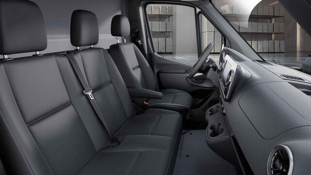 Mercedes-Benz SPRINTER 319 CDI L2 H1 | Select | Distronic | 3500 KG Trekhaak | 17" Lichtmetalen Wielen | Navigatie | Parkeercamera | LED Koplampen | Certified