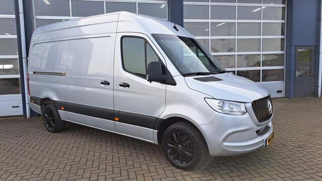 Mercedes-Benz SPRINTER 319CDI 3.0V6 190PK L2H2 / M-Bux / 3.500kg Trekhaak / Leer / Dis
