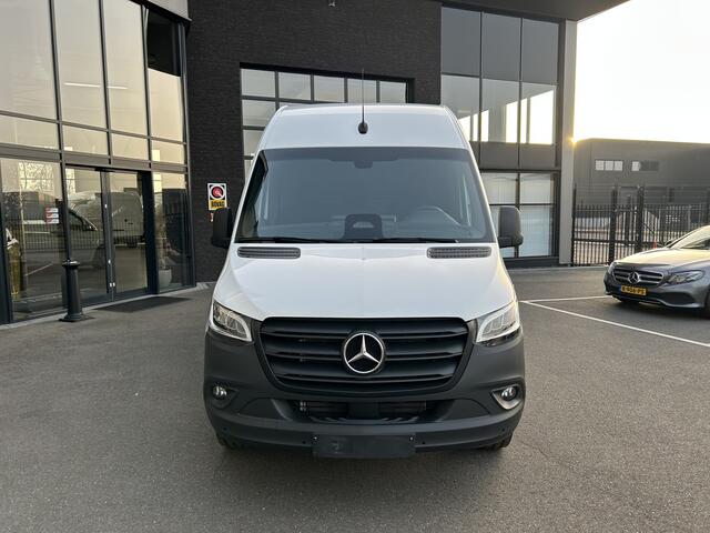Mercedes-Benz SPRINTER 317 CDI L2 H2 Pro LED / MBUX / Navigatie / Camera / Parkeersensoren / Cruise control / Airco / 270 Graden achterdeuren