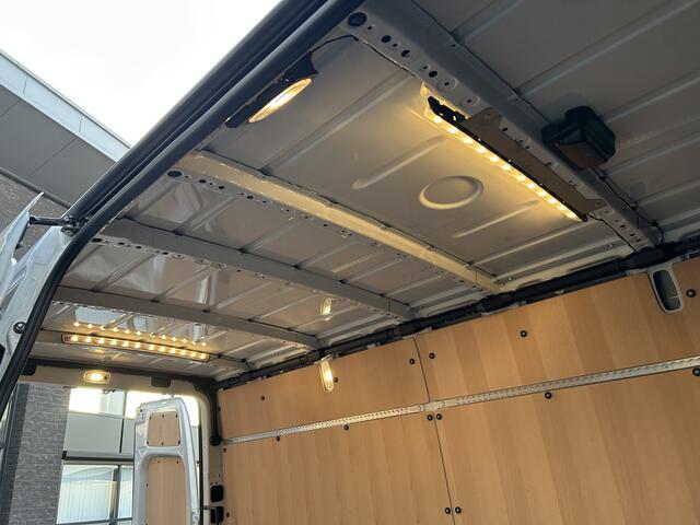 Mercedes-Benz SPRINTER 317 CDI L2 H2 Pro LED / MBUX / Navigatie / Camera / Parkeersensoren / Cruise control / Airco / 270 Graden achterdeuren