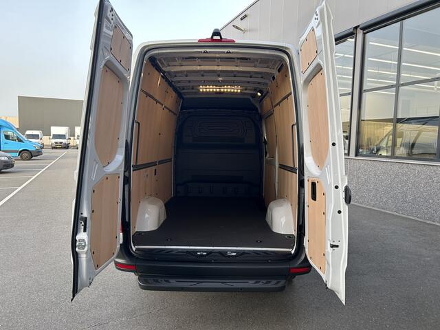 Mercedes-Benz SPRINTER 317 CDI L2 H2 Pro LED / MBUX / Navigatie / Camera / Parkeersensoren / Cruise control / Airco / 270 Graden achterdeuren