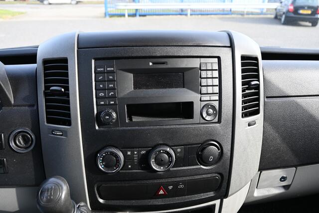 Mercedes-Benz SPRINTER 514 CDI Bakwagen met klep Euro 6 Dhollandia laadklep, Trekhaak, Airco