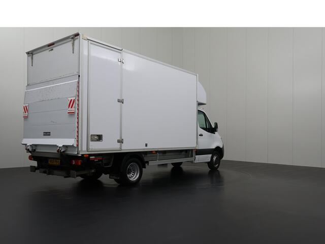 Mercedes-Benz SPRINTER 516CDI Automaat Bakwagen+Laadklep | Trekhaak 3500Kg | Navigatie | Zijdeur | Dakspoiler | Betimmering
