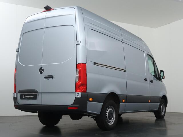 Mercedes-Benz SPRINTER 317 CDI | L2 H2 | PRO | AUTOMAAT | ACHTERUITRIJCAMERA | NAVIGATIE | CRUISE CONTROL | 2X ZIJSCHUIFDEUR | BETIMMERDE LAADRUIMTE | ZILVER METALLIC | 3-ZITS | LICHT -/ REGEN SENSOR | CERTIFIED