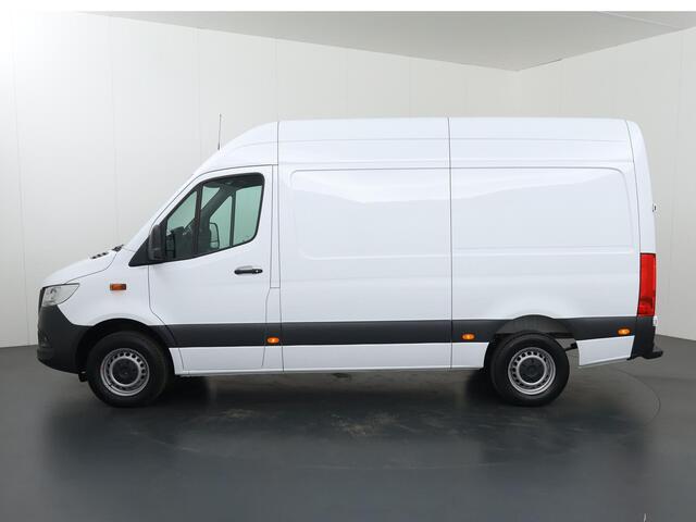 Mercedes-Benz SPRINTER 317 CDI | Aut. | L2 H2 | Pro | Navigatie | Spiegelpakket | Verwarmde Comfort Chauffeursstoel en Bijrijdersbank | Achterdeuren 270 Graden | Airco | Cruisecontrol | Dodehoekassistent | Parkeerpakket met Achteruitrijcamera | Certified |