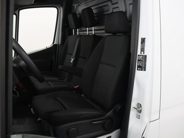 Mercedes-Benz SPRINTER 317 CDI | Aut. | L2 H2 | Pro | Navigatie | Spiegelpakket | Verwarmde Comfort Chauffeursstoel en Bijrijdersbank | Achterdeuren 270 Graden | Airco | Cruisecontrol | Dodehoekassistent | Parkeerpakket met Achteruitrijcamera | Certified |