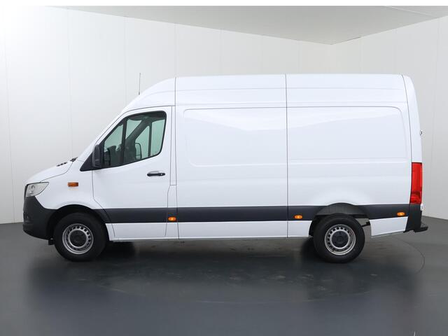 Mercedes-Benz SPRINTER 317 CDI | Aut. | L2 H2 | Pro | | Navigatie | Spiegelpakket | Verwarmde Comfort Chauffeursstoel en Bijrijdersbank | Achterdeuren 270 Graden | Airco | Cruisecontrol | Dodehoekassistent | Parkeerpakket met Achteruitrijcamera | Certified |