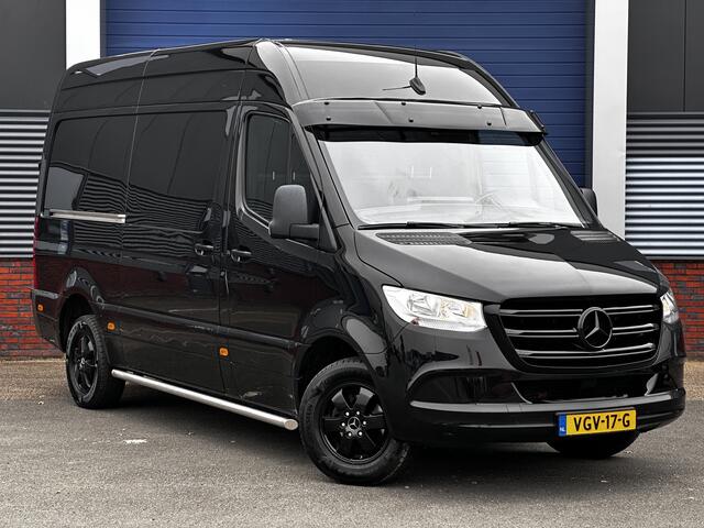 Mercedes-Benz SPRINTER 316 2.2 CDI L2H2 EURO VI-D/ Zij-Schuifdeur Rechts/ 3-Zitplaatsen voor!/ Camera/Side-Bars/ Apple + Android/ DAB+/ 16'' LMV/ Dode-Hoek DET./ Zwarte-Hemel/ Navi/ Clima/ Cruise/ Bluetooth/ Multi. LEDER. Stuur/ Armsteun.