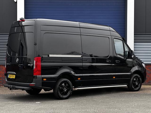 Mercedes-Benz SPRINTER 316 2.2 CDI L2H2 EURO VI-D/ Zij-Schuifdeur Rechts/ 3-Zitplaatsen voor!/ Camera/Side-Bars/ Apple + Android/ DAB+/ 16'' LMV/ Dode-Hoek DET./ Zwarte-Hemel/ Navi/ Clima/ Cruise/ Bluetooth/ Multi. LEDER. Stuur/ Armsteun.