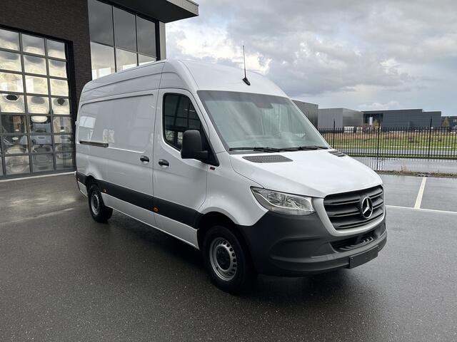 Mercedes-Benz SPRINTER 315 CDI L2 H2 RWD / Trekhaak / Camera / MBUX / Navigatie / Cruise control / Airco / 270 Graden achterdeuren
