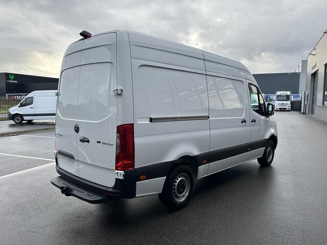 Mercedes-Benz SPRINTER 315 CDI L2 H2 RWD / Trekhaak / Camera / MBUX / Navigatie / Cruise control / Airco / 270 Graden achterdeuren