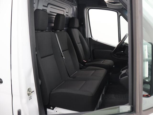 Mercedes-Benz SPRINTER 317 CDI L2 H2 Pro | Achteruitrijcamera | Alarm Klasse 3 | Airco | Dodehoekassistent | Cruisecontrol | Geveerde Comfort Bestuurdersstoel | Bijrijdersbank | Certified |