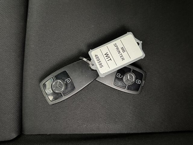 Mercedes-Benz SPRINTER 319CDi Automaat L2H2 | 3500Kg Trekhaak | Navigatie | Camera | Airco | Cruise | 3-Zits | Betimmering