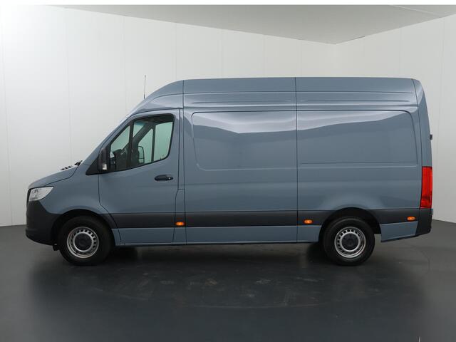 Mercedes-Benz SPRINTER 317 CDI | Aut. | L2 H2 | Pro | Verwarmde Chauffeursstoel | Bijrijdersbank | Spiegelpakket | Achteruitrijcamera | Airco | Cruisecontrol | Dodehoekassistent | 3500kg AHW | Certified |