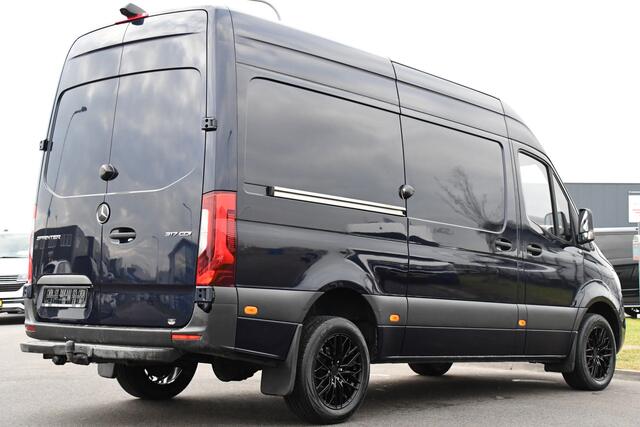 Mercedes-Benz SPRINTER 317 1.9 CDI L2H2 RWD PB Edition Camera, Cruise, Carplay, LED, Leder, Stoelverwaming, 170pk, Trekhaak, Automaat, Mbux, Uniek!