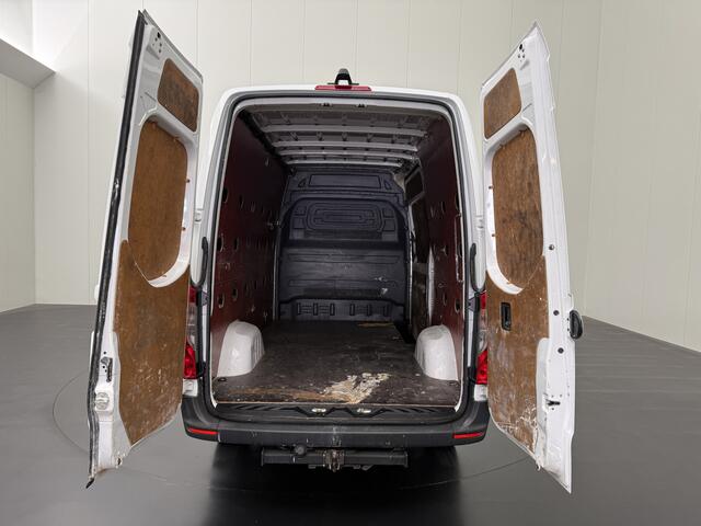 Mercedes-Benz SPRINTER L2H2 | Navigatie | Multimedia | Airco | Cruise | Trekhaak | Betimmering | 3-Zits