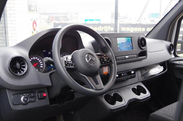 Mercedes-Benz SPRINTER 319 3.0 CDI V6 AUT. BAKWAGEN/LAADKLEP/ZIJDEUR, LED, CRUISE, CLIMA, DAB, NAVI BY APPLE CARPLAY, MEUBELBAK STAAT NIET ONLINE