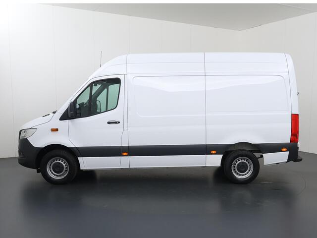 Mercedes-Benz SPRINTER 317 CDI | AUT. | L2 H2 | Pro | Navigatie | Spiegelpakket | Verwarmde Geveerde Comfort Chauffeursstoel en Bijrijdersbank | Achterdeuren 270 Graden | Airco | Cruisecontrol | Dodehoekassistent | Parkeerpakket met Achteruitrijcamera | Certified |