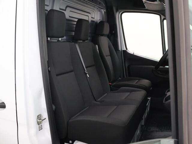 Mercedes-Benz SPRINTER 317 CDI | AUT. | L2 H2 | Pro | Navigatie | Spiegelpakket | Verwarmde Geveerde Comfort Chauffeursstoel en Bijrijdersbank | Achterdeuren 270 Graden | Airco | Cruisecontrol | Dodehoekassistent | Parkeerpakket met Achteruitrijcamera | Certified |