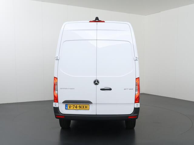 Mercedes-Benz SPRINTER 317 CDI | Aut. | L2 H2 | Pro | 3 zits | Achteruitrijcamera | 3.500 kg Trekgewicht | Vloer en Wand Betimmering | Certified