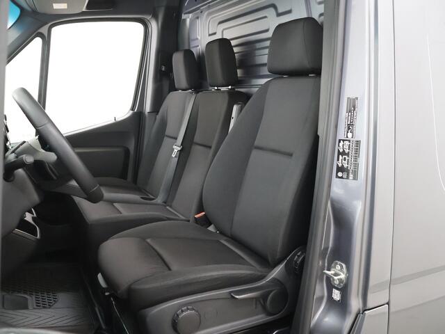 Mercedes-Benz SPRINTER 317 CDI L2 H1 | AUT. | PRO | CARPLAY | ANDROID AUTO | CAMERA | AIRCO | CRUISE CONTROL | 3500 KG TREKHAAK | BETIMMERDE LAADRUIMTE | RWD | 3-ZITS | CERTIFIED