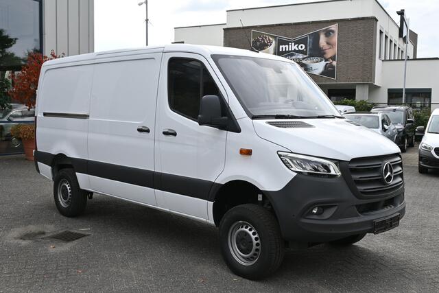 Mercedes-Benz SPRINTER 319 CDI L2H1 4x4 LED, Trekhaak, MBUX met camera en parkeerpakket