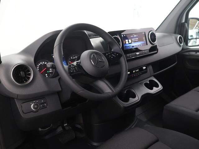 Mercedes-Benz SPRINTER 317 CDI | L2 H2 | Aut. | RWD | PRO | BPM VRIJ! | 3500 KG AHW | CARPLAY | ANDROID AUTO | 3-ZITS | CRUISE | CAMERA | AIRCO | SPOORASSISTENT | DODEHOEKDETECTIE |
