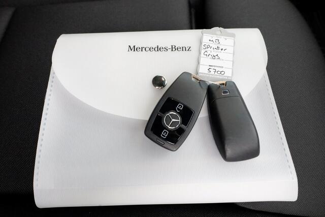 Mercedes-Benz SPRINTER 419 CDI 190pk L2H2 4x4 A4M 9G Automaat ACC/LED/Draaistoelen/360° Camera NIEUW 06-2024