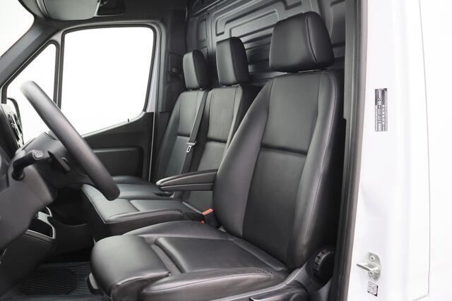 Mercedes-Benz SPRINTER 317 CDI Aut. L2H1 Leer, 3-Zits, Camera, Standkachel, Airco, Cruise, Apple Carplay, Trekhaak