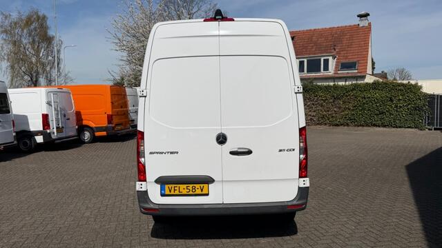 Mercedes-Benz SPRINTER 311 CDI 84KW 114PK L2H2 BEDRIJFSWAGENINRICHTING/ AIRCO/ CAMERA/ 100% DEALERONDERHOUDEN