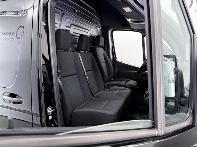 Mercedes-Benz SPRINTER 317 CDI | AUT. | L2 H2 | PRO | ACHTERUITRIJCAMERA | CRUISE CONTROL | BETIMMERDE LAADRUIMTE | DIEP ZWART | 3-ZITS | LICHT -/ REGEN SENSOR | CARPLAY | ANDROID AUTO | CERTIFIED