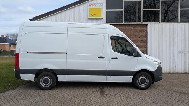 Mercedes-Benz SPRINTER 317-CDI L2H2 - trekh. 3,5T - navi - camera