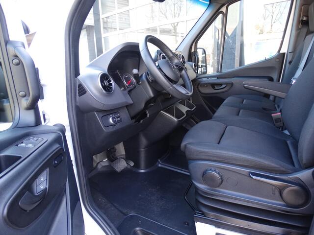 Mercedes-Benz SPRINTER 317 1.9 CDI L2H2 Automaat | LED koplampen | Parkeersensoren voor&achter