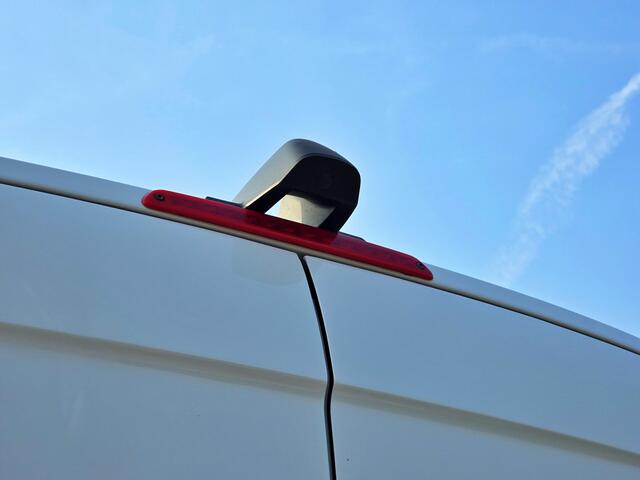 Mercedes-Benz SPRINTER 315 1.9 CDI L2 H2 RWD - 150 Pk - Euro 6 - MBUX - ParkeerCamera - Airco - Cruise Control