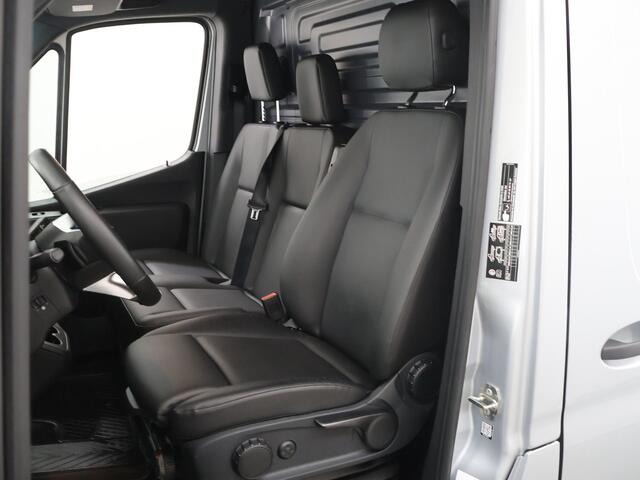 Mercedes-Benz SPRINTER 319 CDI | Aut. | L2 H2 | Select | 4X4 | Dubbele Schuifdeur | 2800 KG Trekhaak | Lederen bekleding | Distronic Plus | Navigatie | Parkeercamera | Certified