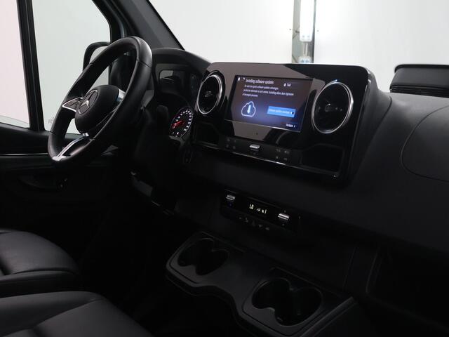 Mercedes-Benz SPRINTER 319 CDI 190 PK | L2 H2 | AUTOMAAT | PRO | LED | KUNSTLEDER ZWART BEKLEDING | CAMERA | BETIMMERDE LAADRUIMTE | CARPLAY EN ANDROID AUTO | CRUISE | AIRCO | 17" LICHTMETALEN VELGEN | LUCHTGEVEERDE BESTUURDERSSTOEL | CERTIFIED