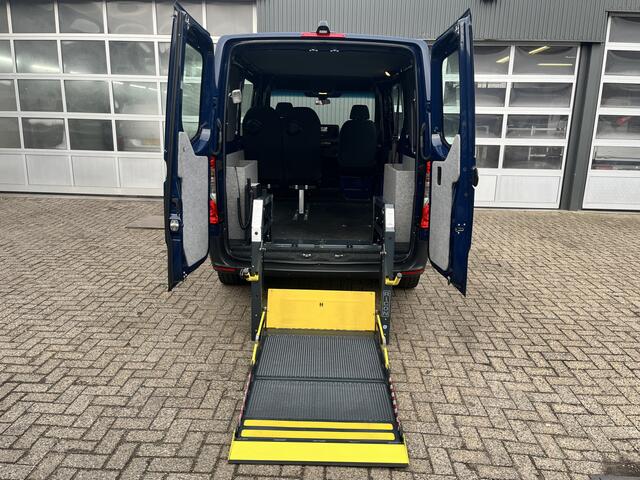 Mercedes-Benz SPRINTER 211 2.2 CDI L1H1 DC Rolstoelplaats Invalidevervoer Airco Cruise controle Lift Airco Cruise controle 4-Persoons + 1-rolstoelplek Gordels Telefoonverbinding Apple carplay Euro 6