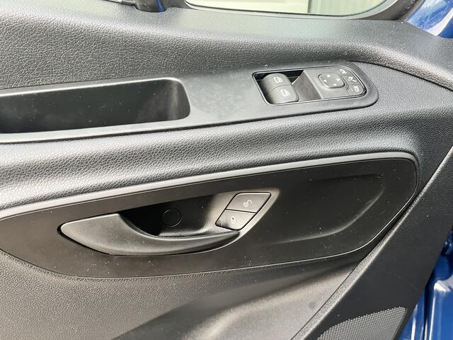 Mercedes-Benz SPRINTER 211 2.2 CDI L1H1 DC Rolstoelplaats Invalidevervoer Airco Cruise controle Lift Airco Cruise controle 4-Persoons + 1-rolstoelplek Gordels Telefoonverbinding Apple carplay Euro 6
