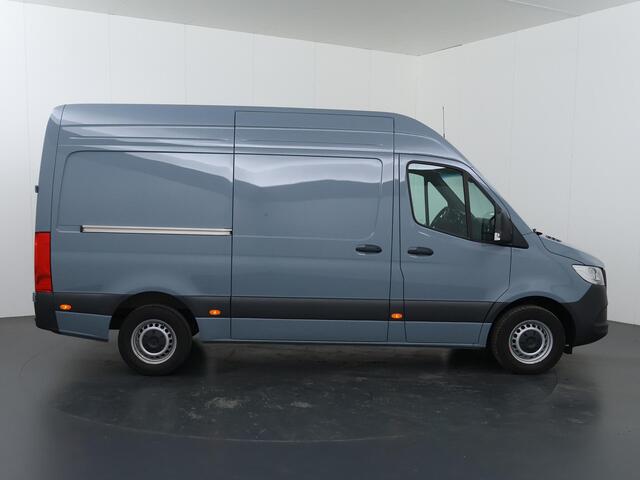 Mercedes-Benz SPRINTER 317 CDI | Aut. | L2 H2 | Pro | 3 zits | Stoelverwarming | Achteruitrijcamera | Betimmering | Laadvloer | Apple Carplay / Android Auto | Certified