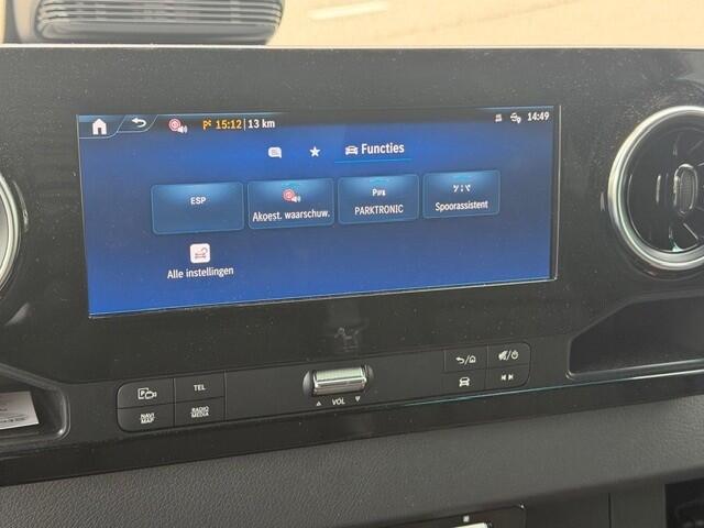 Mercedes-Benz SPRINTER 319 1.9 CDI L2 Night Edition l Distronic l LED High Performance l Geveerde best. stoel l MBUX l Smartphone Integratie l Trekhaak 3,5 t l PTS l Betimmerd l Stoelvewarming l Tweezitsbank l Airconditioning l Dode hoek assistent l Winterpakket l PANAMERCANA G