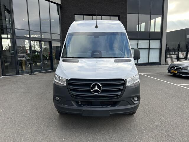 Mercedes-Benz SPRINTER 317 CDI L2 H2 Pro Facelift / MBUX / Navigatie / Camera / Geveerde stoel / Cruise control / Airco / 270 Graden achterdeuren