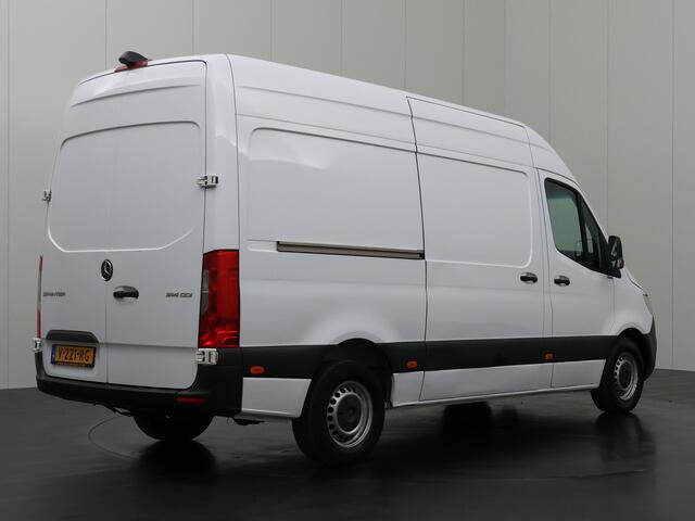 Mercedes-Benz SPRINTER 314CDI Automaat L2H2 | 3500Kg Trekgewicht | Navigatie | Camera | Airco | Cruise | 3-Zits | Betimmering