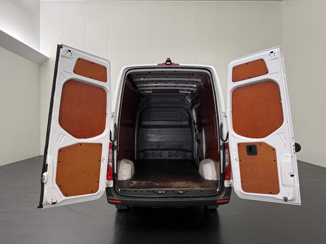 Mercedes-Benz SPRINTER 314CDI Automaat L2H2 | 3500Kg Trekgewicht | Navigatie | Camera | Airco | Cruise | 3-Zits | Betimmering