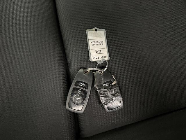 Mercedes-Benz SPRINTER 314CDI Automaat L2H2 | 3500Kg Trekgewicht | Navigatie | Camera | Airco | Cruise | 3-Zits | Betimmering
